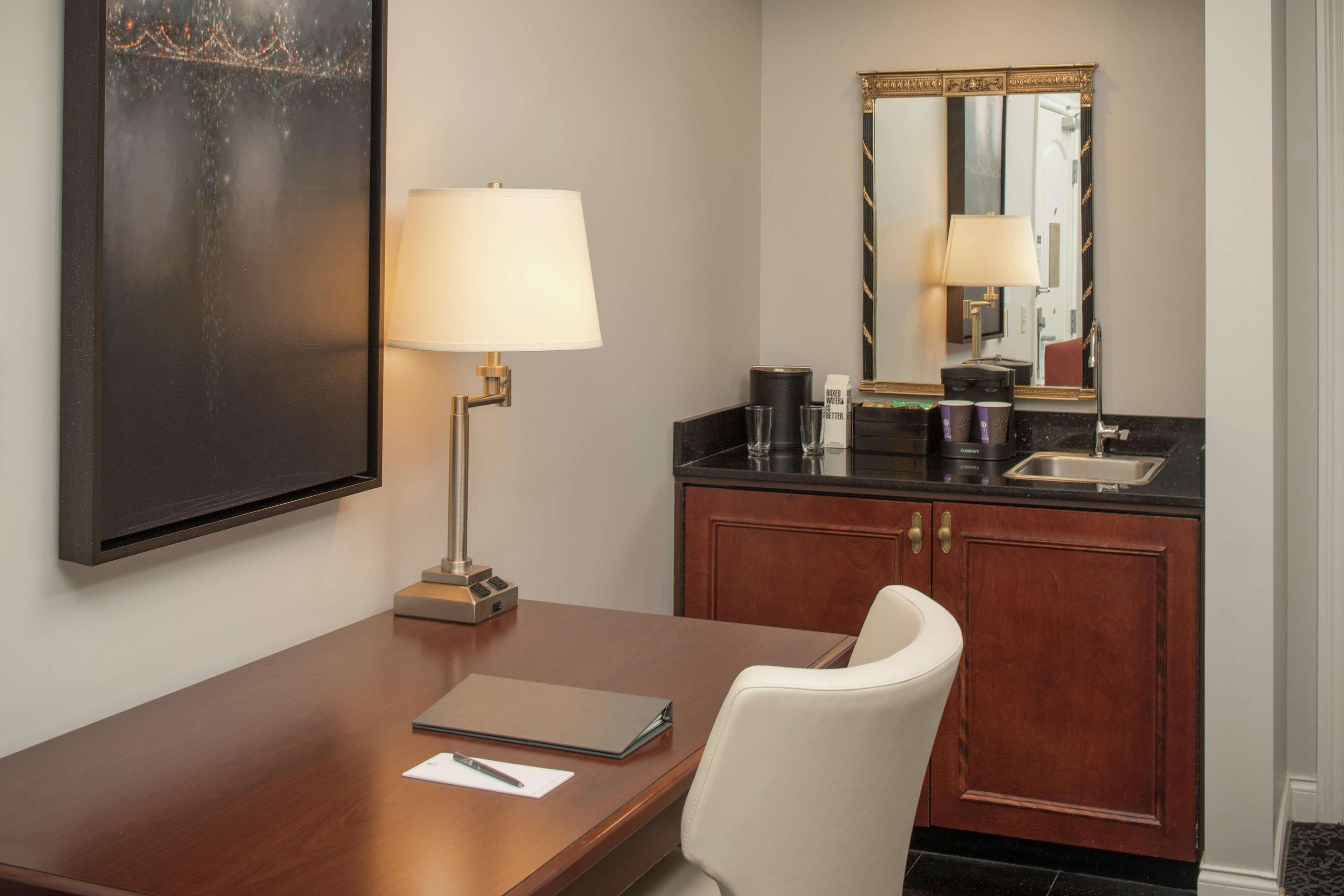 Embassy Suites By Hilton Portland Downtown Екстериор снимка