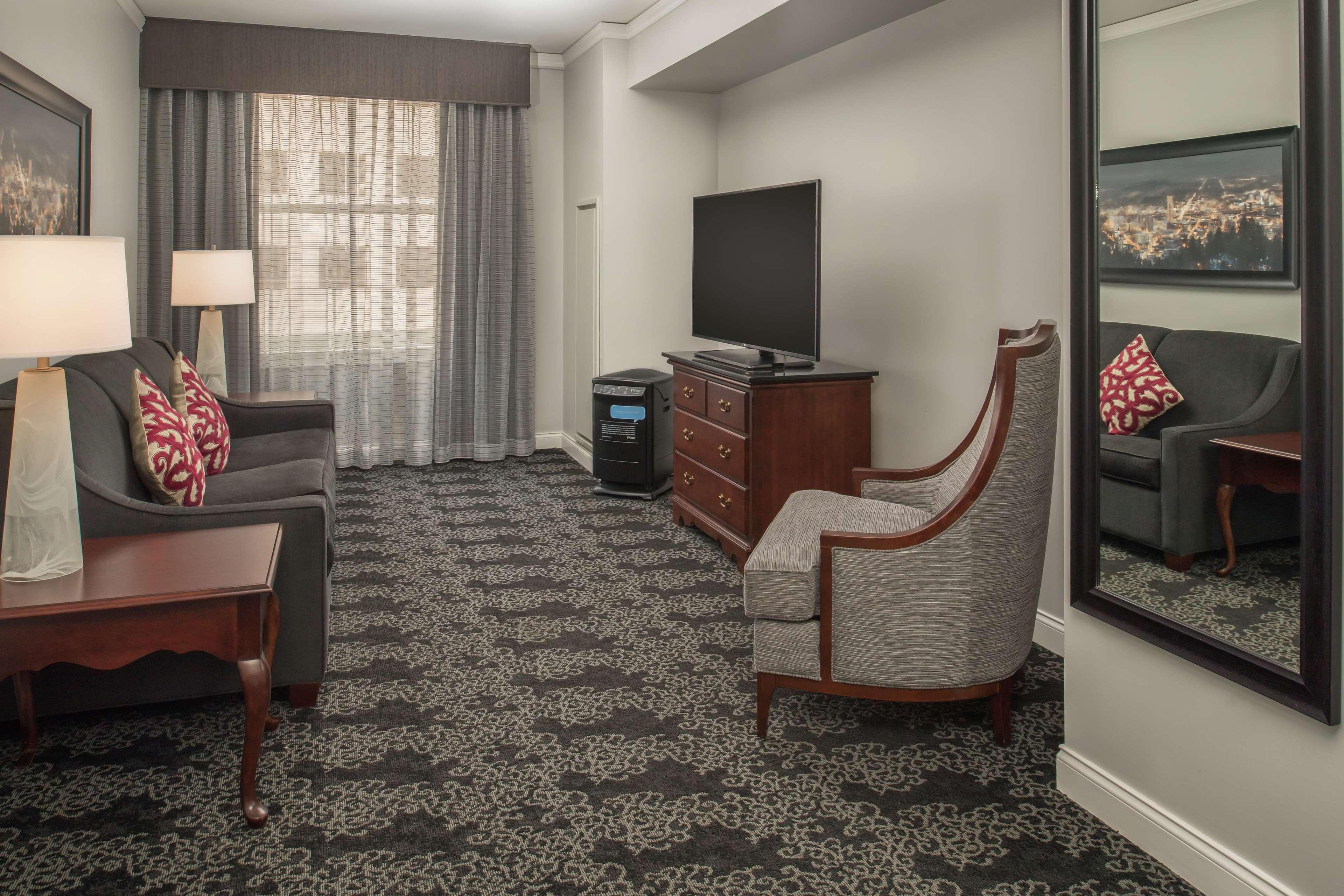 Embassy Suites By Hilton Portland Downtown Екстериор снимка